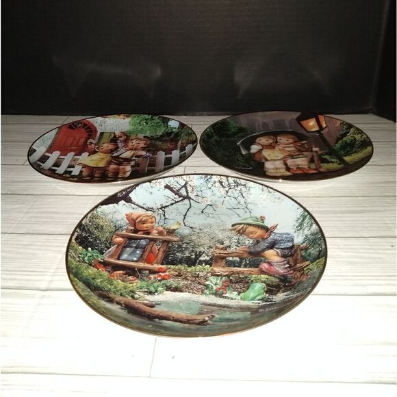 Vintage Danbury Mint MJ Hummel Collectible Boy and Girl Plates Set Of 3 - Picture 3 of 10
